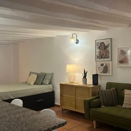 Your In Trendy Born Apartamento