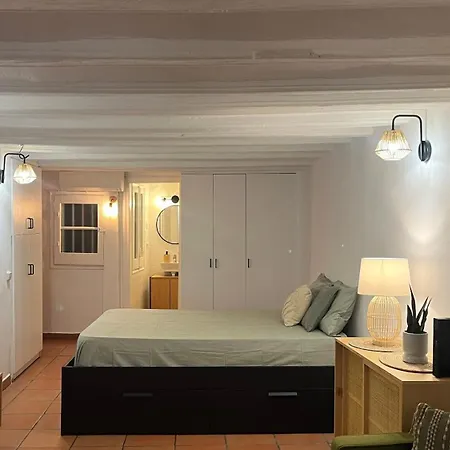 Your In Trendy Born Apartamento
